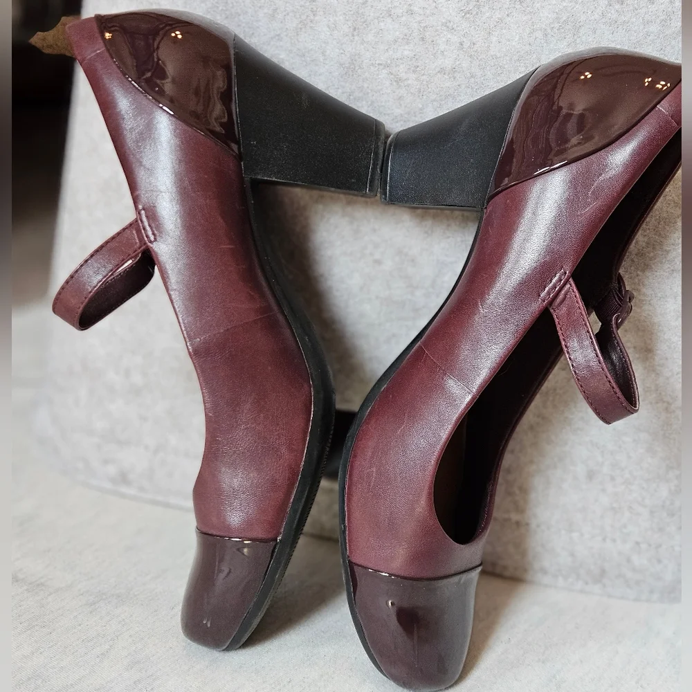 Clarks Garnit Tianna Dress pump in Merlot Red.  Women's size 7 1/2 - Picture 7 of 10